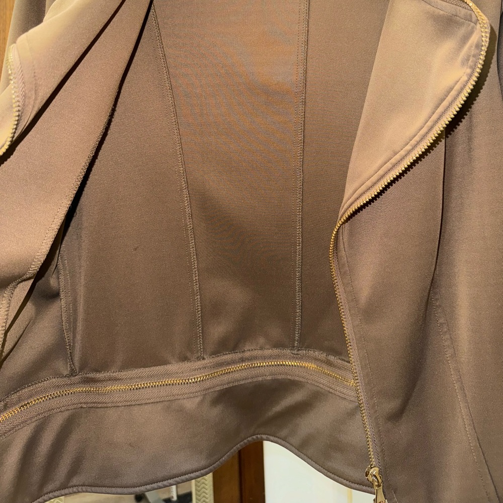 Blazer Bundle Size Large - image 5